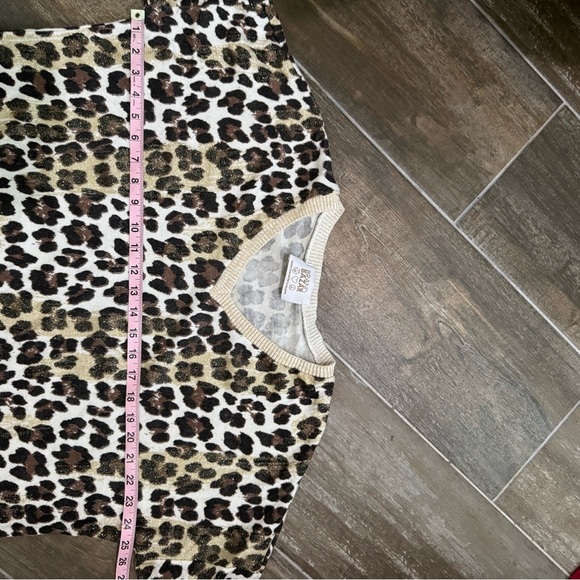 Brand Bazar Rare V-Neck Sweater in Black and Brown cheetah - Picture 8 of 9